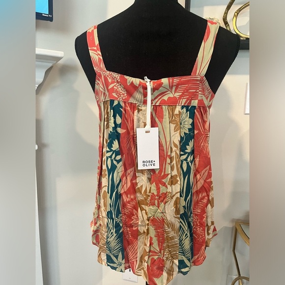 NWT WOMEN’S TOP - Picture 4 of 4